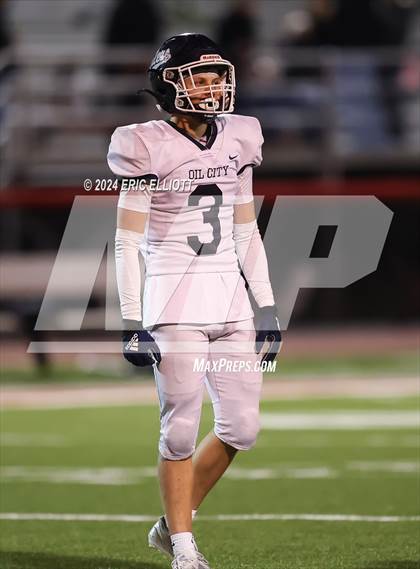 Thumbnail 1 in Oil City vs Meadville (PIAA D10 4A Semifinal) photogallery.