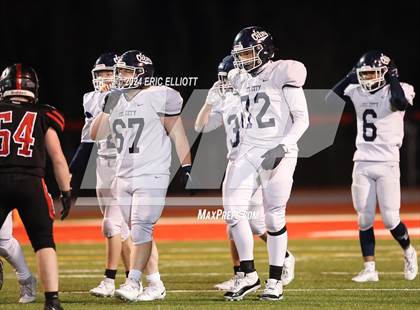 Thumbnail 3 in Oil City vs Meadville (PIAA D10 4A Semifinal) photogallery.