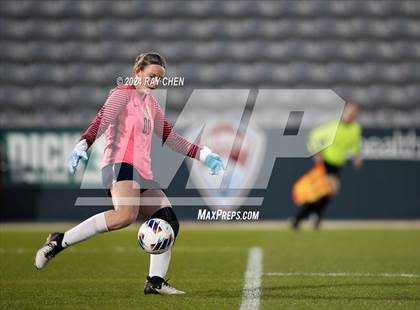 Thumbnail 2 in Lutheran vs. Evergreen (CHSAA 4A Championship) photogallery.