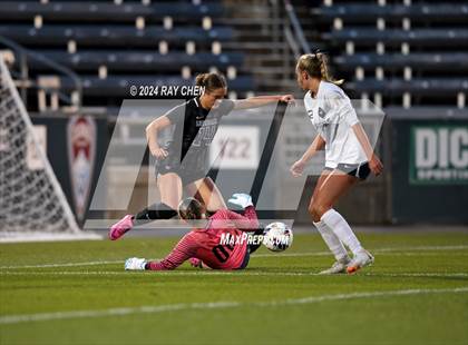 Thumbnail 1 in Lutheran vs. Evergreen (CHSAA 4A Championship) photogallery.