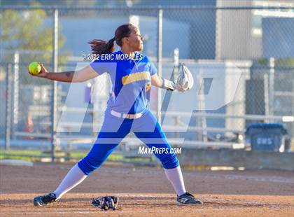 Thumbnail 3 in Clairemont @ Grossmont photogallery.