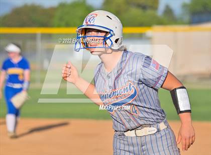 Thumbnail 2 in Clairemont @ Grossmont photogallery.