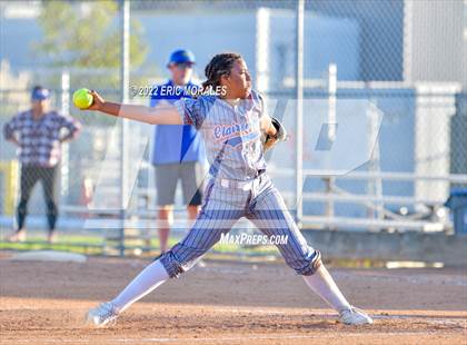Thumbnail 2 in Clairemont @ Grossmont photogallery.