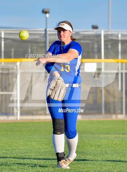 Thumbnail 1 in Clairemont @ Grossmont photogallery.