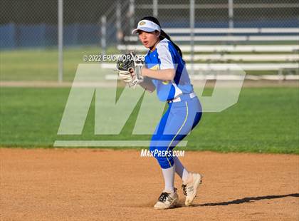 Thumbnail 1 in Clairemont @ Grossmont photogallery.