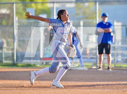 Thumbnail 3 in Clairemont @ Grossmont photogallery.