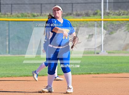 Thumbnail 2 in Clairemont @ Grossmont photogallery.