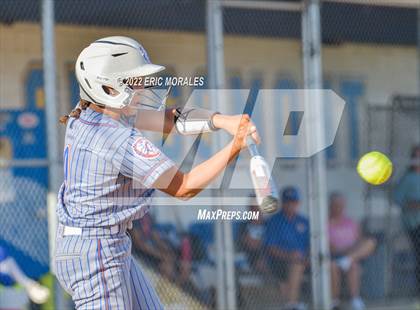 Thumbnail 3 in Clairemont @ Grossmont photogallery.
