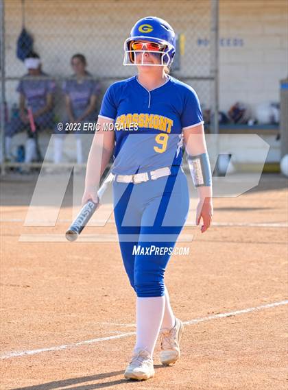 Thumbnail 3 in Clairemont @ Grossmont photogallery.