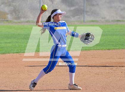 Thumbnail 2 in Clairemont @ Grossmont photogallery.