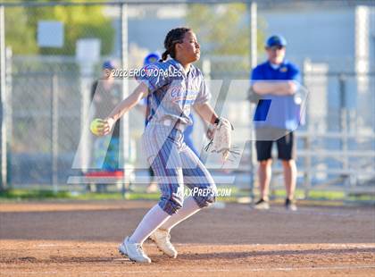 Thumbnail 1 in Clairemont @ Grossmont photogallery.