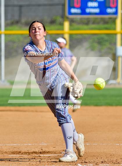 Thumbnail 2 in Clairemont @ Grossmont photogallery.