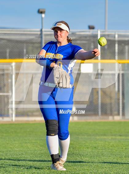 Thumbnail 3 in Clairemont @ Grossmont photogallery.