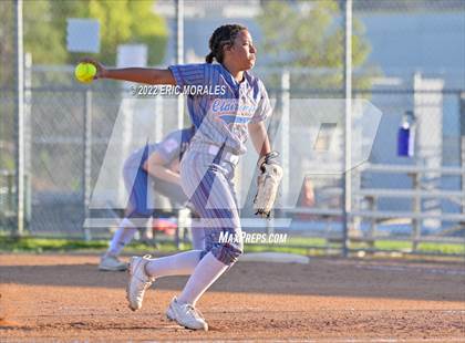 Thumbnail 3 in Clairemont @ Grossmont photogallery.