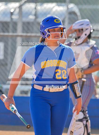 Thumbnail 1 in Clairemont @ Grossmont photogallery.