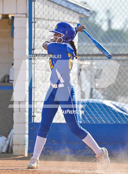 Thumbnail 3 in Clairemont @ Grossmont photogallery.