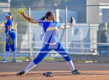 Thumbnail 3 in Clairemont @ Grossmont photogallery.