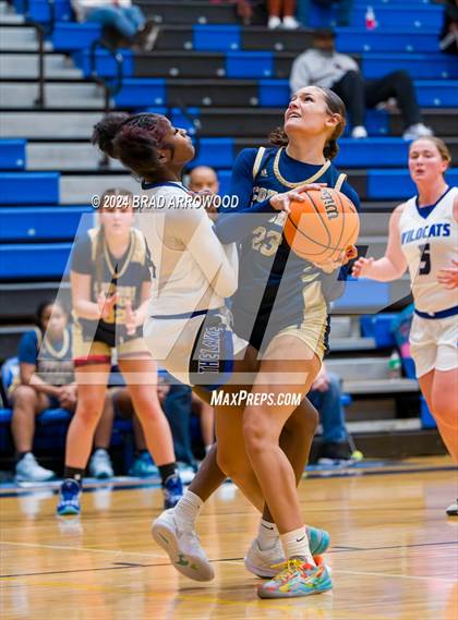 Thumbnail 2 in Concord Academy vs. Lake Norman (Phenom Lakesgiving) photogallery.