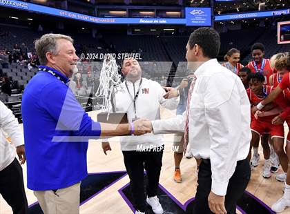 Thumbnail 2 in Harvard-Westlake vs. Salesian College Preparatory (CIF State Open Div. Final) photogallery.