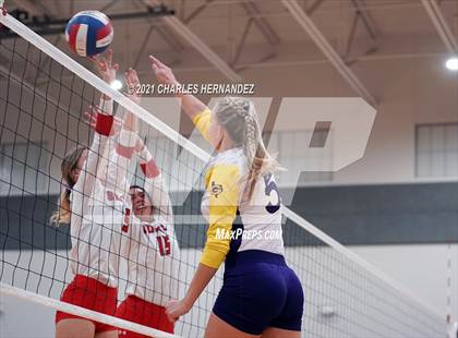 Thumbnail 1 in Burton vs. Granger (UIL 2A Bi-District Playoff) photogallery.
