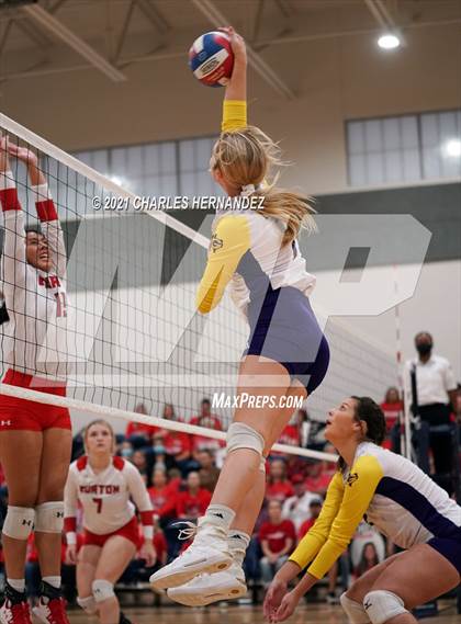 Thumbnail 1 in Burton vs. Granger (UIL 2A Bi-District Playoff) photogallery.