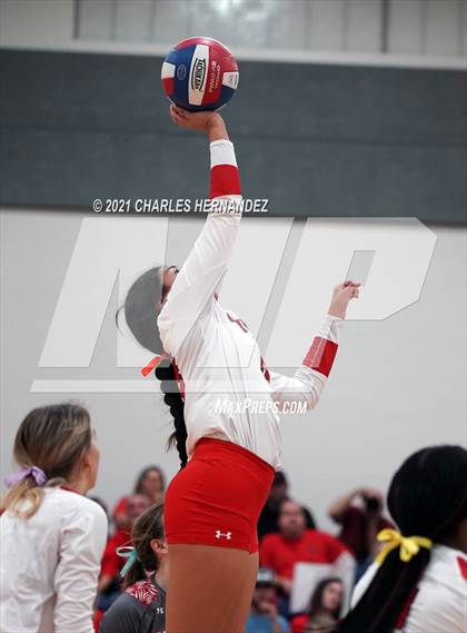 Thumbnail 3 in Burton vs. Granger (UIL 2A Bi-District Playoff) photogallery.