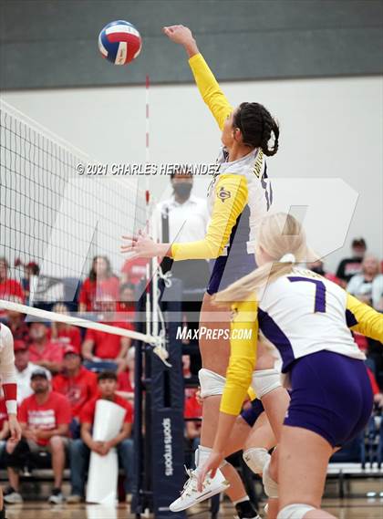Thumbnail 1 in Burton vs. Granger (UIL 2A Bi-District Playoff) photogallery.