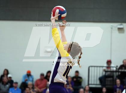 Thumbnail 1 in Burton vs. Granger (UIL 2A Bi-District Playoff) photogallery.