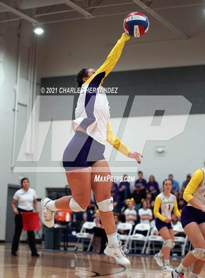 Thumbnail 1 in Burton vs. Granger (UIL 2A Bi-District Playoff) photogallery.