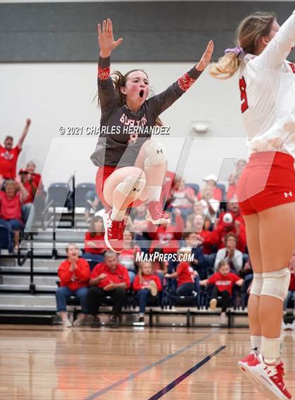 Thumbnail 1 in Burton vs. Granger (UIL 2A Bi-District Playoff) photogallery.