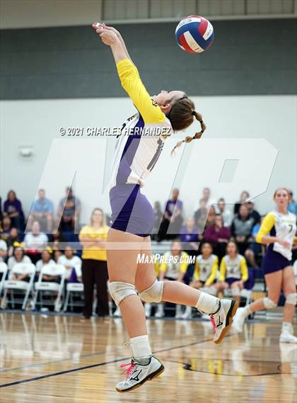 Thumbnail 1 in Burton vs. Granger (UIL 2A Bi-District Playoff) photogallery.