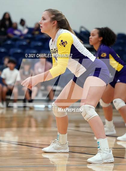 Thumbnail 3 in Burton vs. Granger (UIL 2A Bi-District Playoff) photogallery.