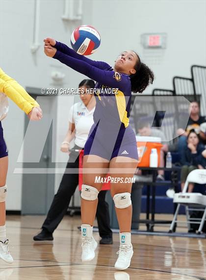 Thumbnail 1 in Burton vs. Granger (UIL 2A Bi-District Playoff) photogallery.