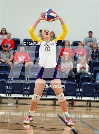 Thumbnail 2 in Burton vs. Granger (UIL 2A Bi-District Playoff) photogallery.