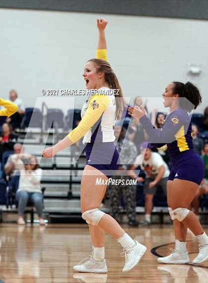 Thumbnail 3 in Burton vs. Granger (UIL 2A Bi-District Playoff) photogallery.