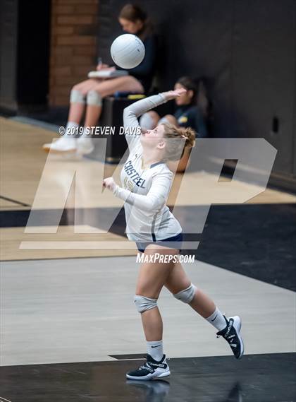 Thumbnail 3 in FR: Casteel vs Gilbert photogallery.