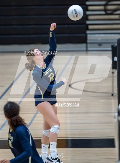 Thumbnail 1 in FR: Casteel vs Gilbert photogallery.