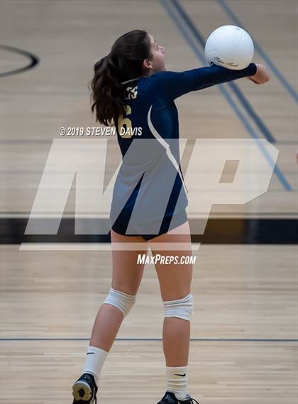 Thumbnail 1 in FR: Casteel vs Gilbert photogallery.