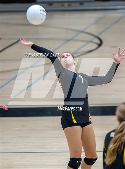 Thumbnail 1 in FR: Casteel vs Gilbert photogallery.