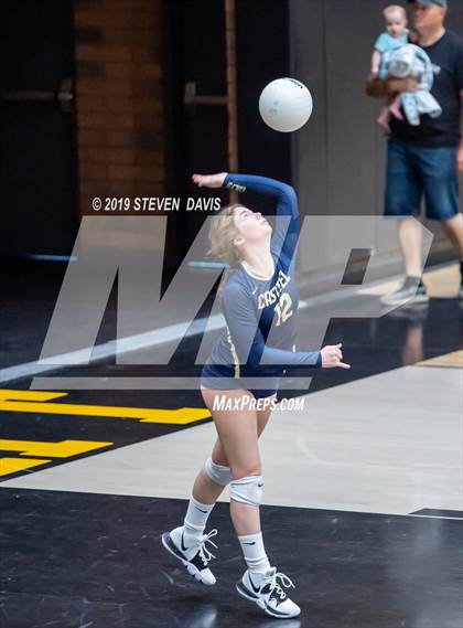 Thumbnail 2 in FR: Casteel vs Gilbert photogallery.