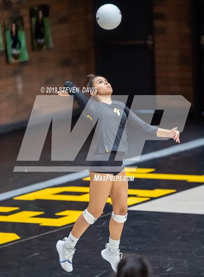 Thumbnail 1 in FR: Casteel vs Gilbert photogallery.