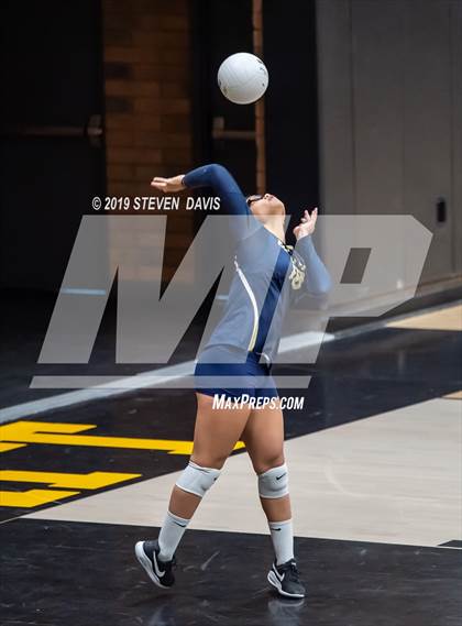 Thumbnail 1 in FR: Casteel vs Gilbert photogallery.