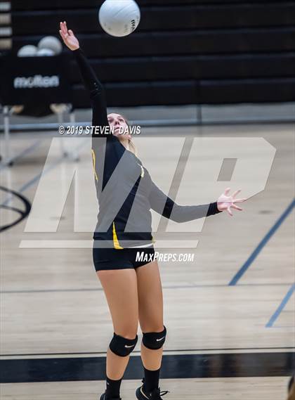 Thumbnail 1 in FR: Casteel vs Gilbert photogallery.