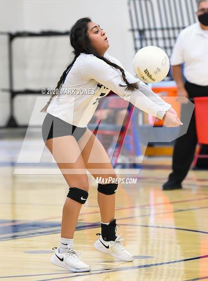 Thumbnail 3 in Anthem Prep vs. Mogollon (AIA 1A Semifinal) photogallery.