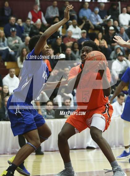 Thumbnail 1 in Vermont Academy vs. IMG Academy (Spalding Hoophall Classic) photogallery.