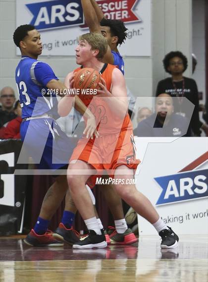 Thumbnail 3 in Vermont Academy vs. IMG Academy (Spalding Hoophall Classic) photogallery.