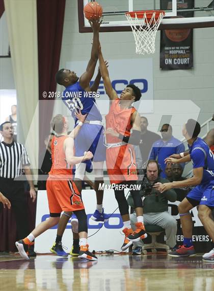 Thumbnail 3 in Vermont Academy vs. IMG Academy (Spalding Hoophall Classic) photogallery.