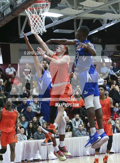 Thumbnail 3 in Vermont Academy vs. IMG Academy (Spalding Hoophall Classic) photogallery.