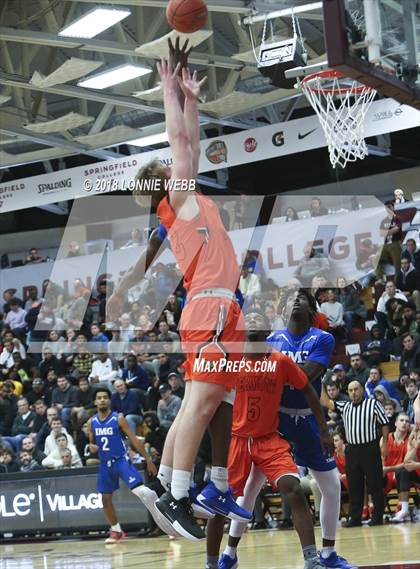 Thumbnail 1 in Vermont Academy vs. IMG Academy (Spalding Hoophall Classic) photogallery.