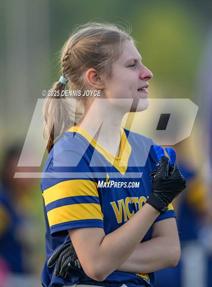 Thumbnail 2 in Fairport @ Victor photogallery.